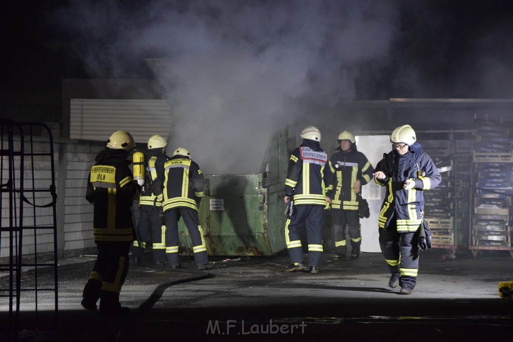 Feuer Papp Presscontainer Koeln Hoehenberg Bochumerstr P045.JPG - Miklos Laubert